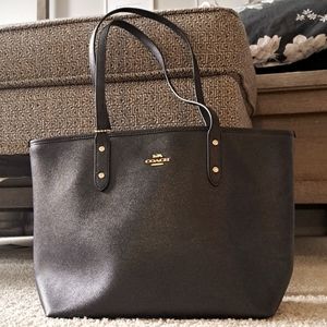 Coach hand bag